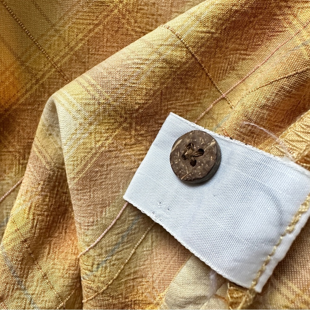 Tommy Bahama 100% Silk Button Down Tee‎ Size Large - Picture 2 of 5